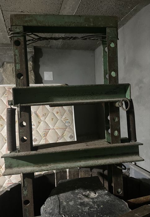 Prensa para vinho movel