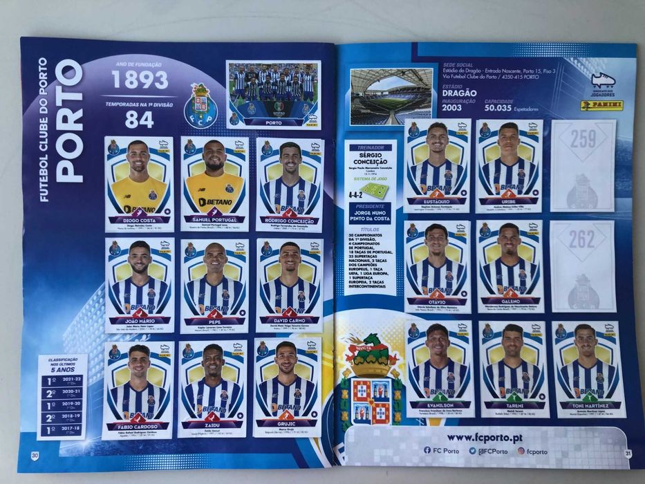 Coleção Cromos e Caderneta quase completa Futebol 22-23