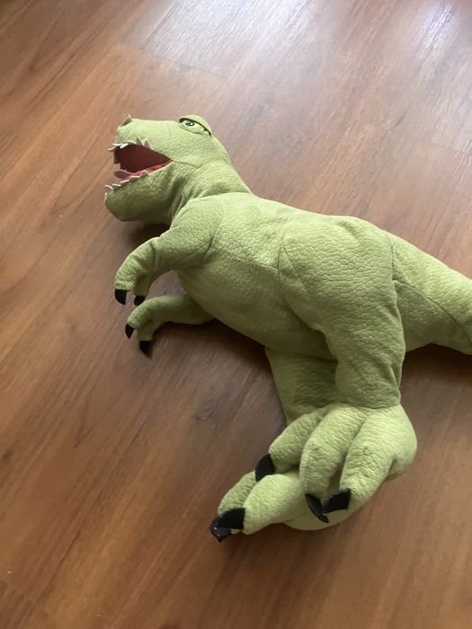 Três peluches diferentes