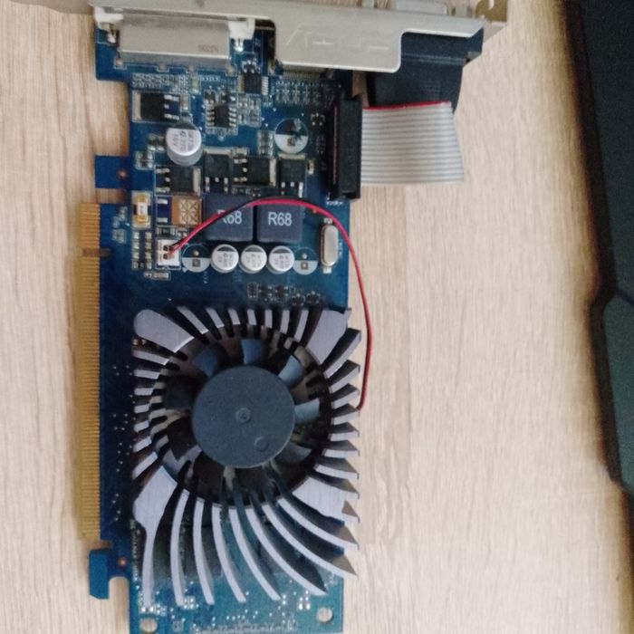 GT-210 1GB не працює