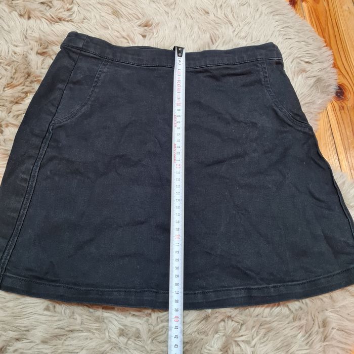 Pull & Bear krótka mini spódniczka 28 S trapezowa jeansowa czarna z za