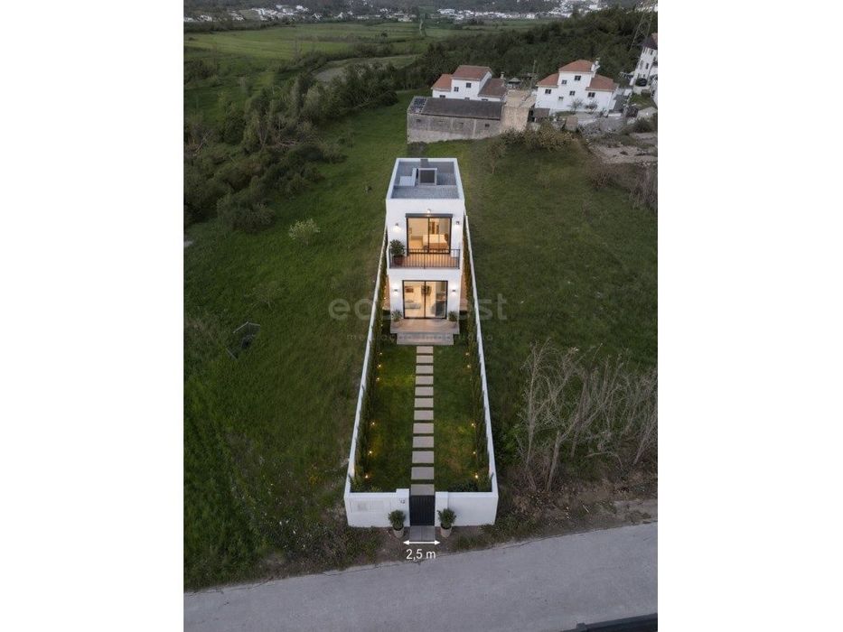 Land with construction feasibility in Campo Amarelo – Leiria