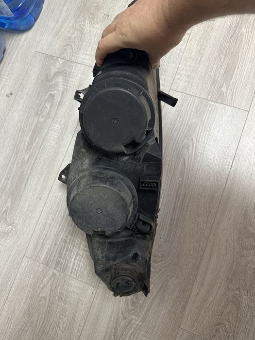 Правая передняя фара peugeot 307