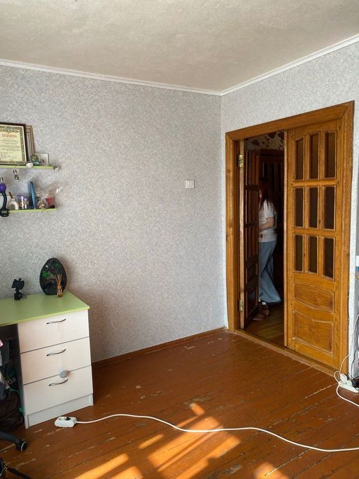 Продам 1 кімнатну квартиру в Овручі по вул. Ващука. 2 поверх