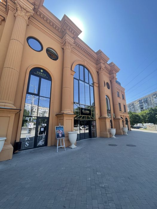 ФАСАДНОЕ помещение 102 метра в ЖК Виа Рома! Свой вход, два уровня!