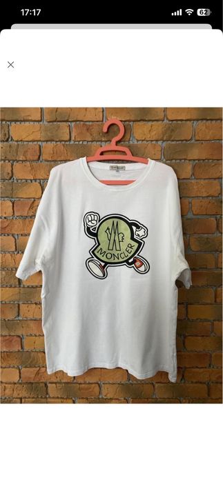 Футболки різних розмірів