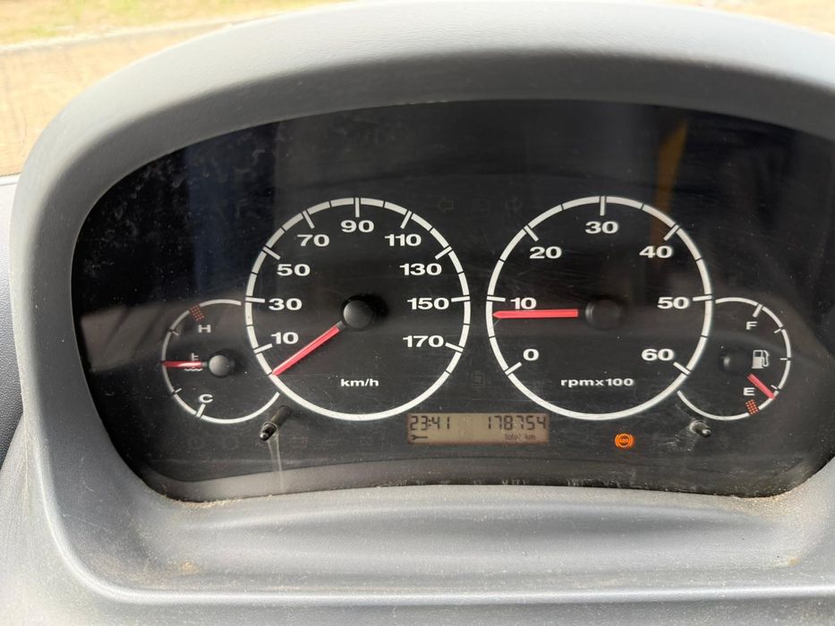 Sprzedam peugoet boxer 2.2.2005r