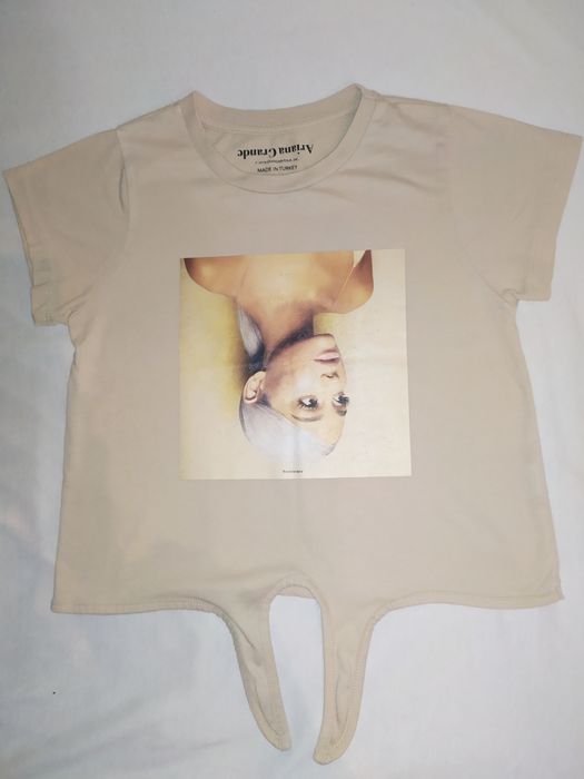 Ariana Grande bluzka z krótkim rękawem