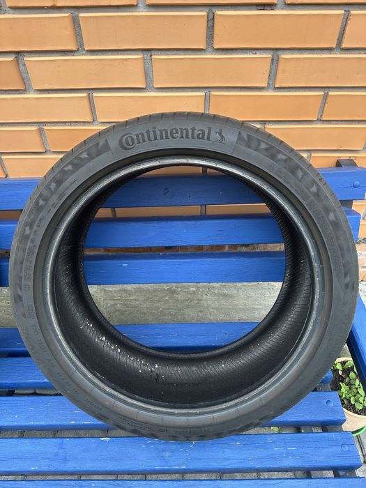 Continental PremiumContact 6 235/40 R19 W XL — дуже гарний стан 2022 рік (2 шт)