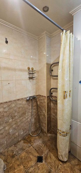 Здається кімната в гуртожитку біля Дарницької площі