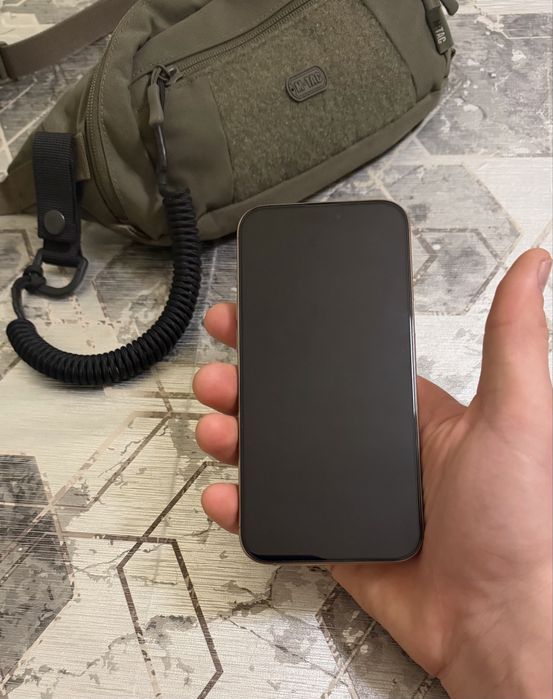 IPhone 16 Pro Max Gold