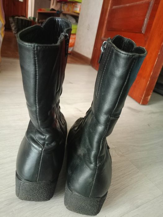 Продам чобітки в гарному стані.