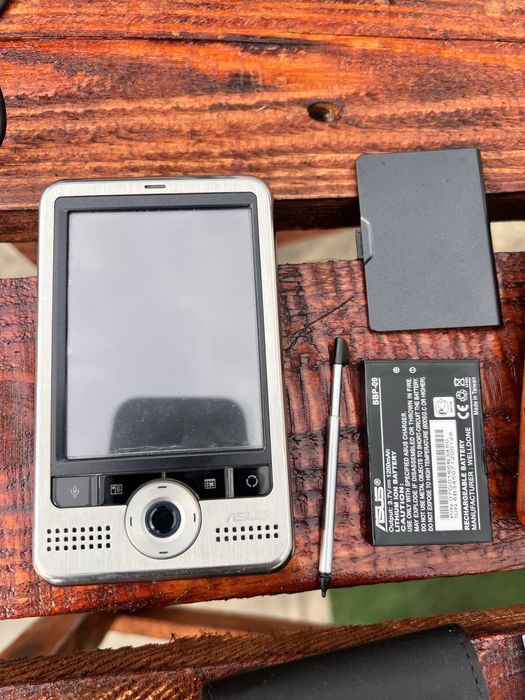 Телефон нокия  8310  и  3510j  asus