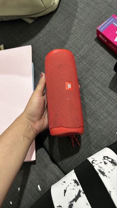 Jbl coluna Vermelha pouco usada