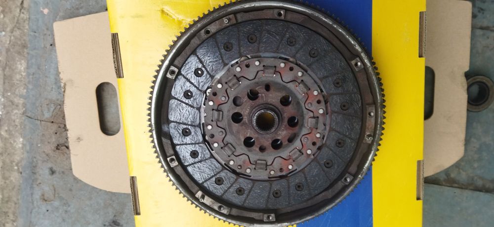 Сцепление Демпфер, маховик,вижимний Volkswagen Caddy(2008)Tdi 1,9