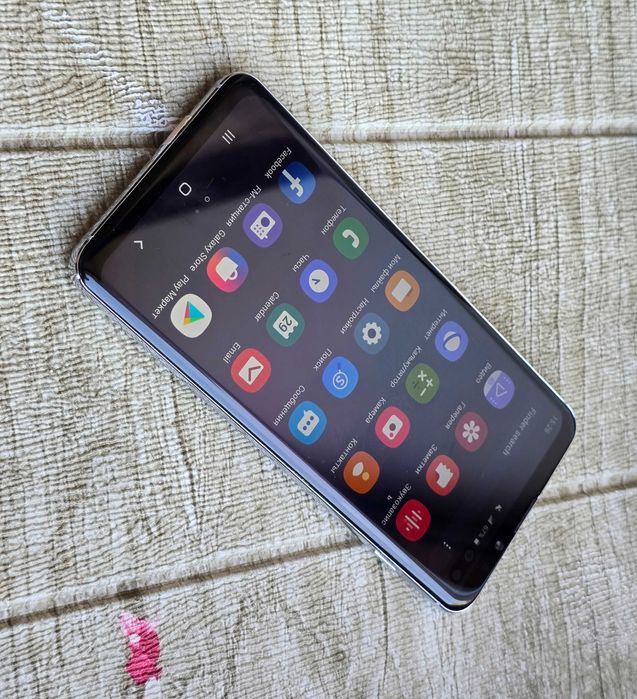 Samsung S10+ 128 Gb SM-G9750 Китай состояние нового