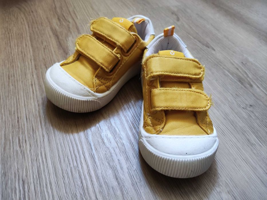 Victoria Yellow Sneakers Size 22