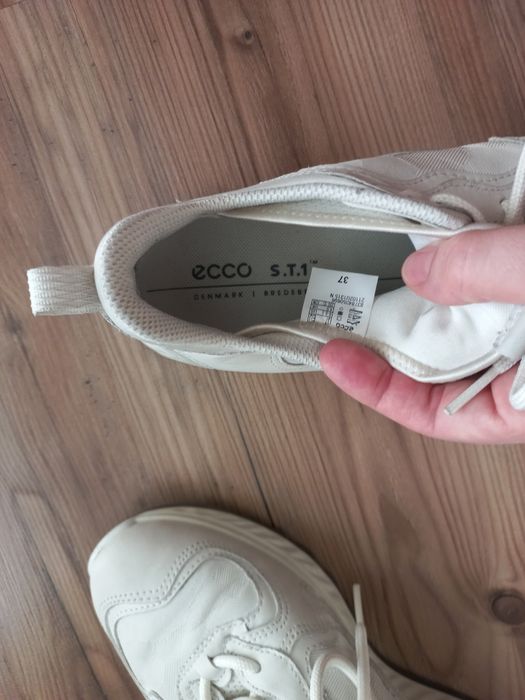 Шкіряна кросівки від ecco