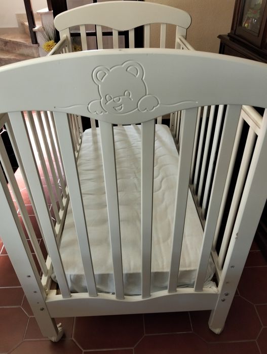 Cama bebê com colchão  Prénatal, muito bom estado