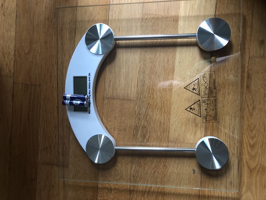 Waga łazienkowa przezroczysta