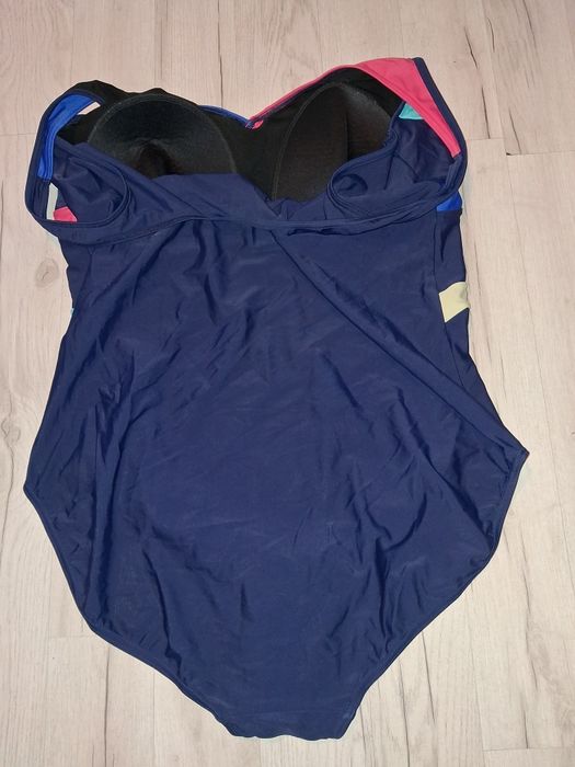 Sportowy strój kąpielowy