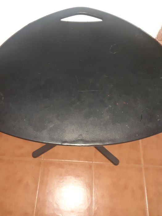 Mesa de apoio dá para baixas ou reclinar usada