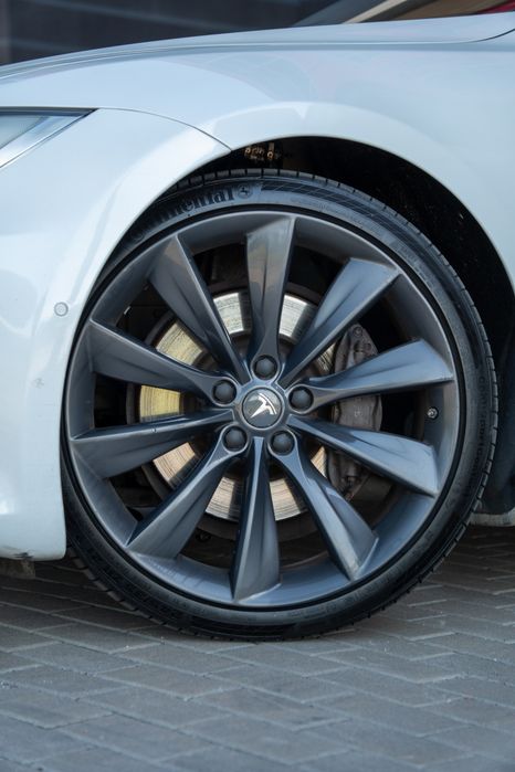 Продам Tesla Model S