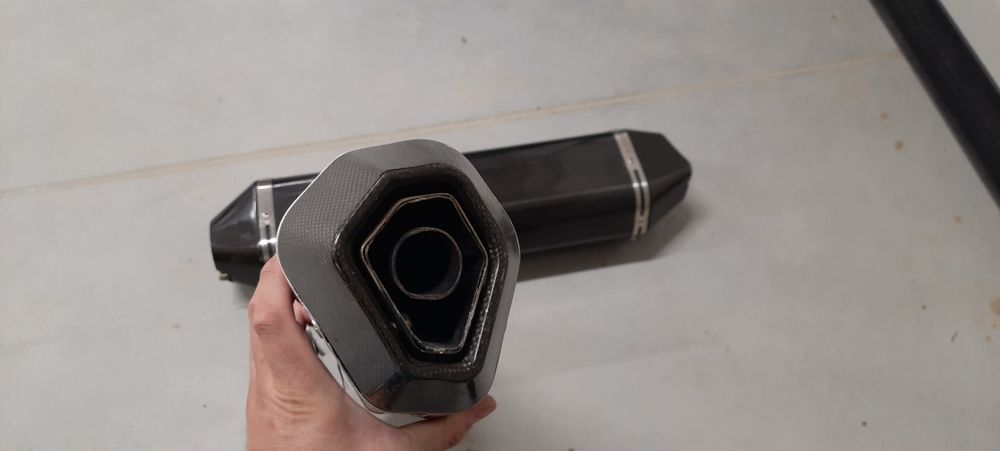 Wydechy sportowe, tłumiki Remus Hexacone carbon