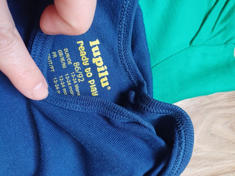 4 body z długim rękawem dla chłopca i 2 pary spodni do spania 92