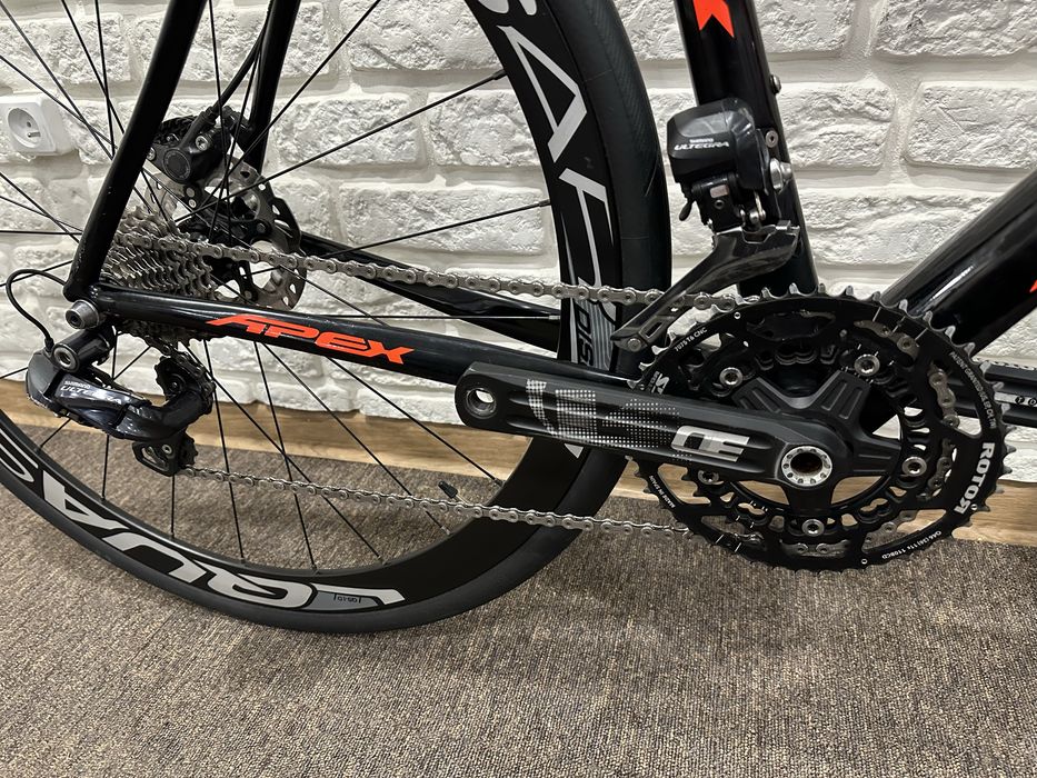 Rower szosowy Apex Ultegra Di2 tarcze