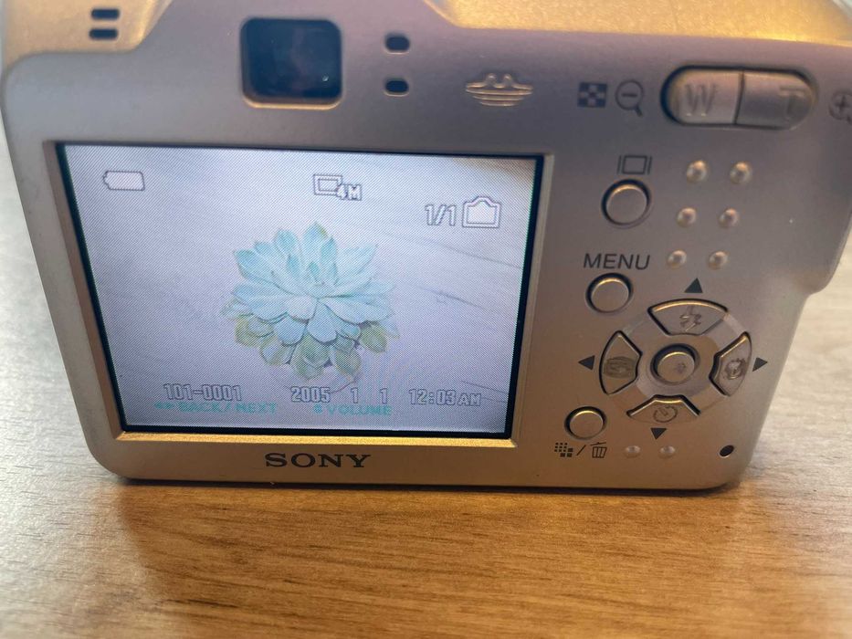 Aparat Cyfrowy Sony Cyber-shot DSC-S90 na baterie AA Srebrny vintage y2k