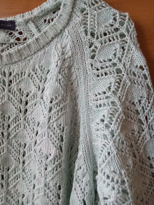 Sweter damski ażurowy