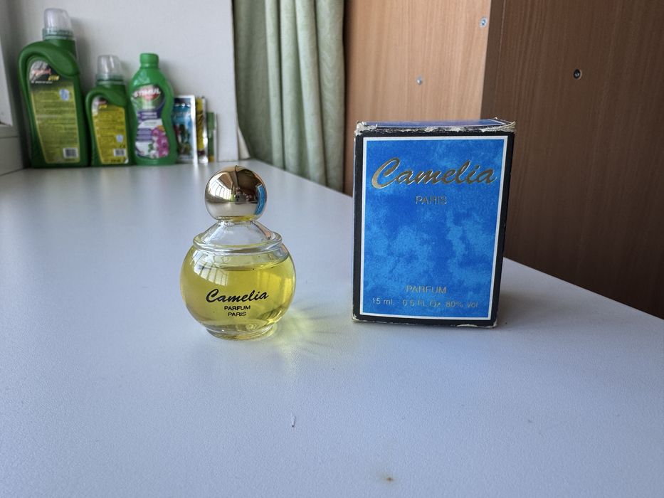 Camelia. Вінтажні парфуми