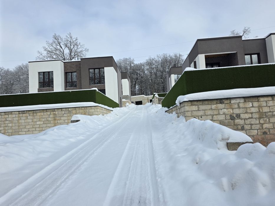 Сучасний котедж преміум класа поруч з Тернополем