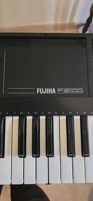 Piano Vintage FUJIAH F 2100