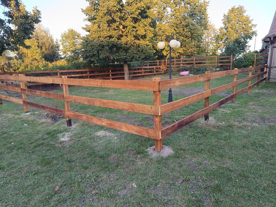 Ogrodzenia tymczasowe siatka leśna słupek betonowy drewniany montaż