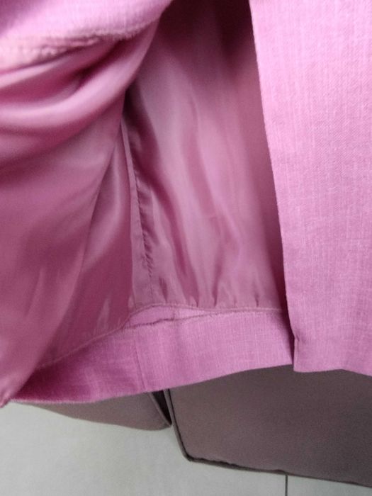 Piękny kostium damski, stan bardzo dobry