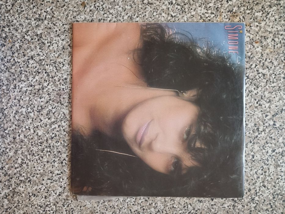 Variedade de discos vinil LP 3€ unidade
Exemplar estado de conservação