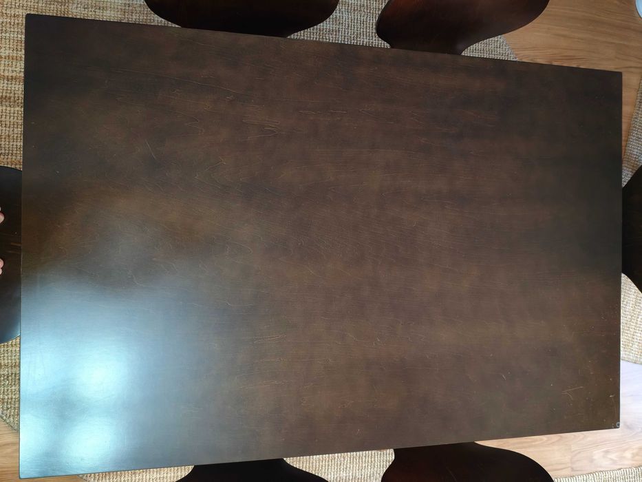 Conjunto : mesa e cadeiras
