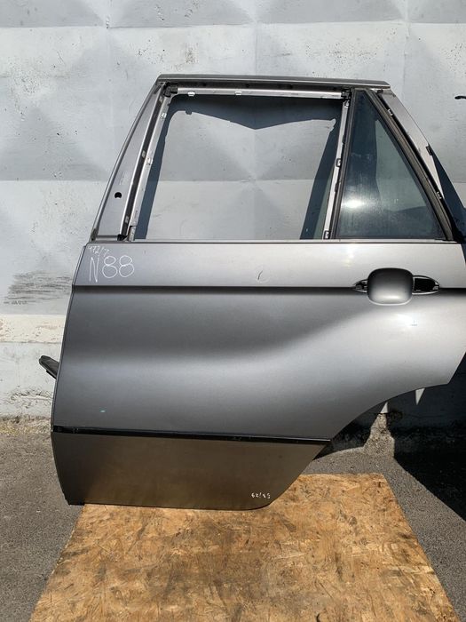 Дверь Задняя Левая Серая BMW X5 E53 Задня Ліва Дверка БМВ Х5 Е53 Шрот