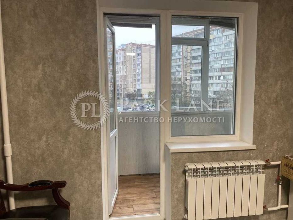 Продаж 3-кім. вул. Каштанова,8 Євроремонт  на 3 поверху