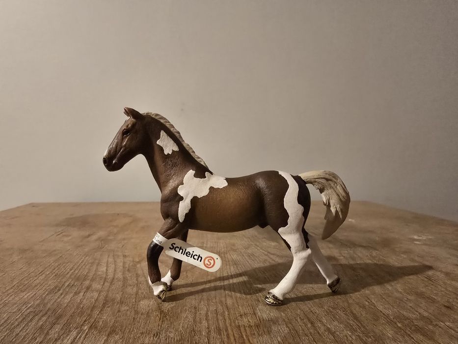 Schleich koń trakeński ogier figurka model wycofany z 2013 r.