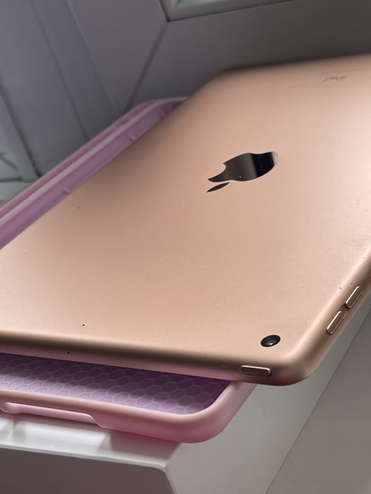 Apple iPad 10.2” 7 покоління 32 ГБ Gold