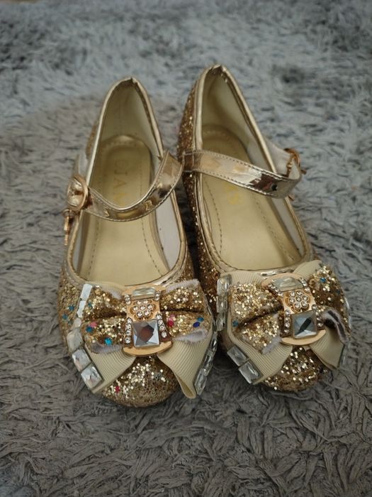 Piękne buciki księżniczka złote na małym obcasie  roz. 27 polecam