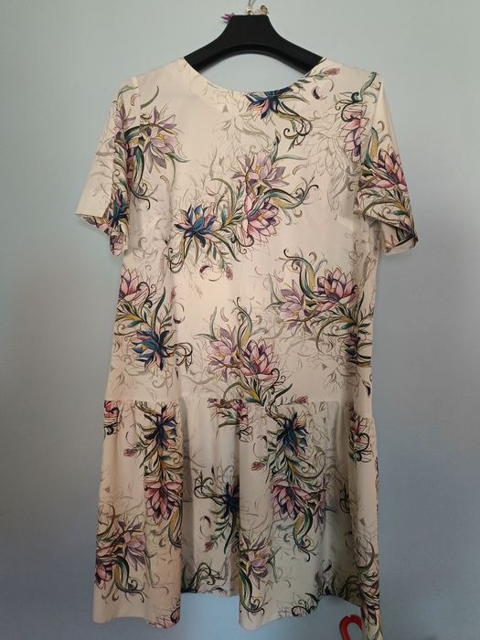 Sukienka w kwiaty 46 rozmiar