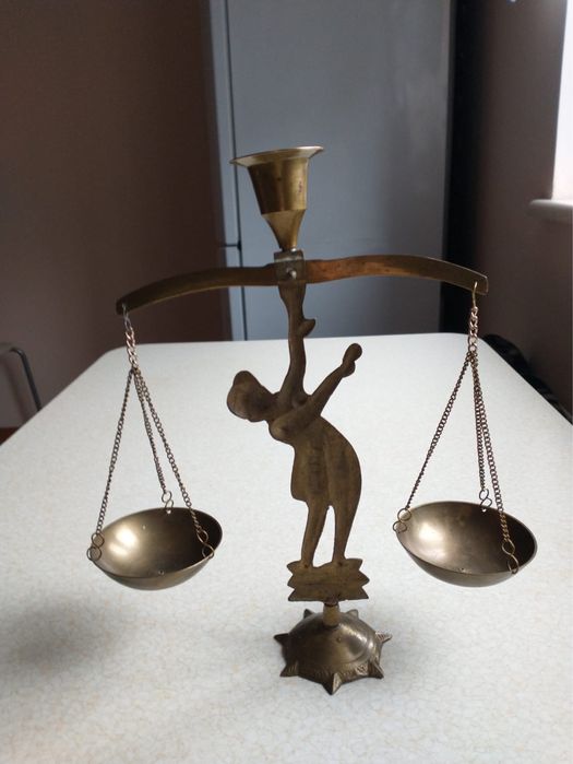 Mosiężna waga 27 cm wysokości