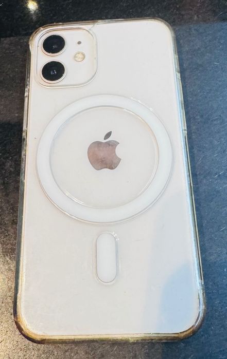 iPhone 12 mini ecrã usado sempre com protetor