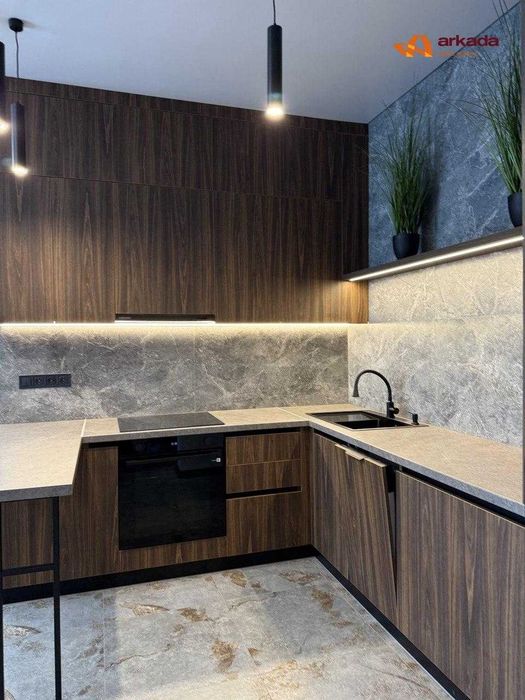 Продаж 1 кімнатна квартира з ремонтом в центрі міста - Більше