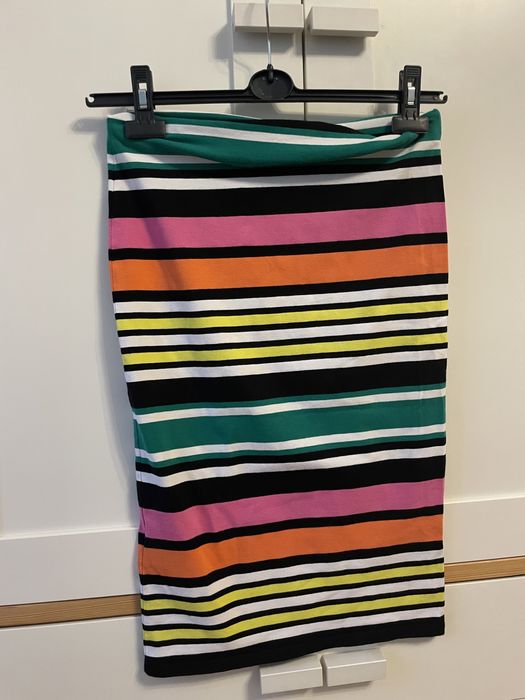 Sliczna spodniczka Superdry