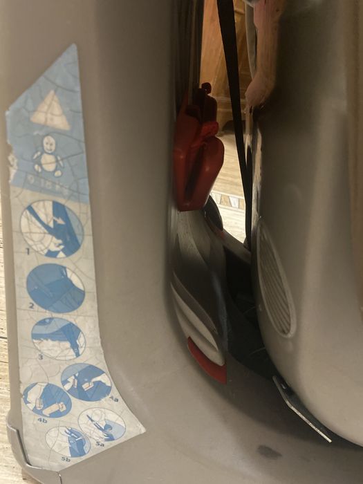 Автокрісло Chicco 9-18 кг